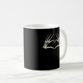 Skeleton Hands Heart Funny Halloween Mannen Vrouwe Koffiemok (Voorkant rechts)
