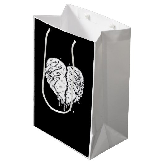 Skeleton Hands Heart – Gothic Heart Classic Medium Cadeauzakje (Voorkant Gekanteld)
