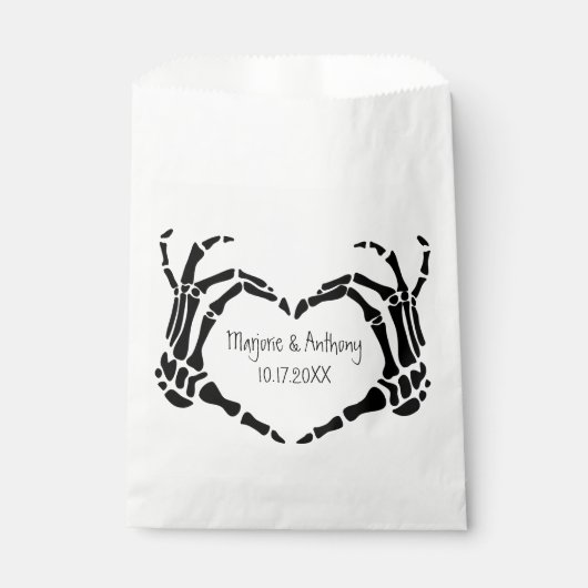 Skeleton Hands Heart Shape Custom Wedding Bedankzakje (Voorkant)