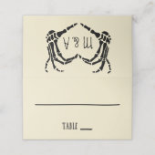 Skeleton Hands Heart Shape Custom Wedding Plaatskaartje (Buitenkant ongevouwen)