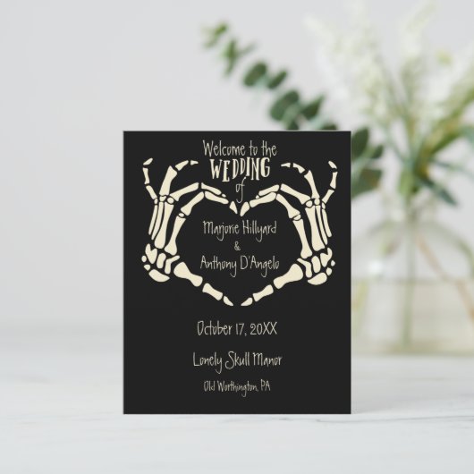 Skeleton Hands Heart Shape Custom Wedding Program (Staand voorkant)