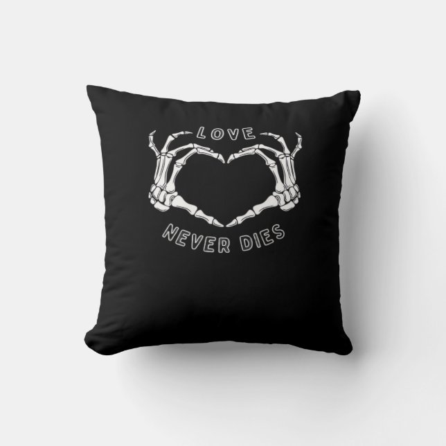 Skeleton Heart Hands Funny & Classic Kussen (Voorkant)