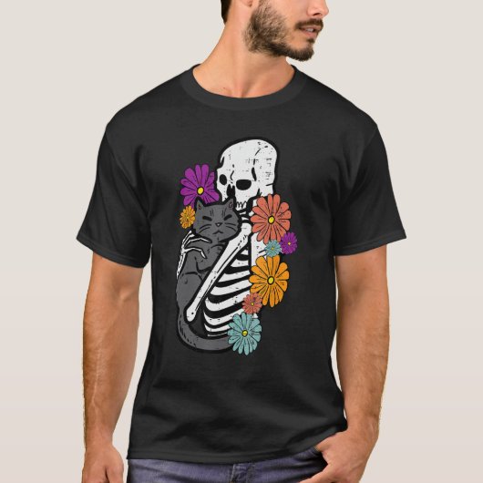 Skeleton Hugging Black Cat Flowers Halloween Women T-shirt (Voorkant)