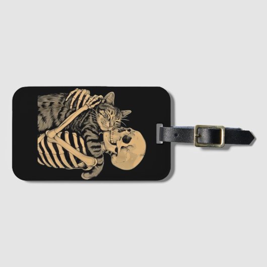  Skeleton Hugging Cat – Cute Gothic Cat Lover Gift Bagagelabel (Voorkant (horizontaal))