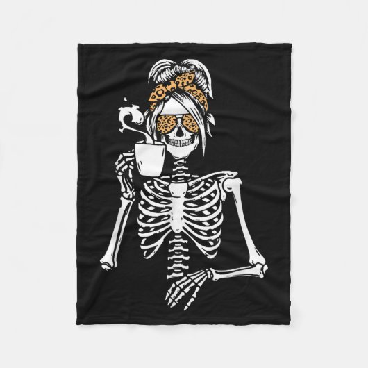 Skeleton Messy Bun Coffee Drinking Halloween Costu Fleece Deken (Voorkant)