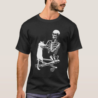 Skeleton met een Shirt van een kat Lazy Halloween