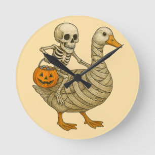 Skeleton Riding Mom Goose Halloween Funny Pumpkin Ronde Klok