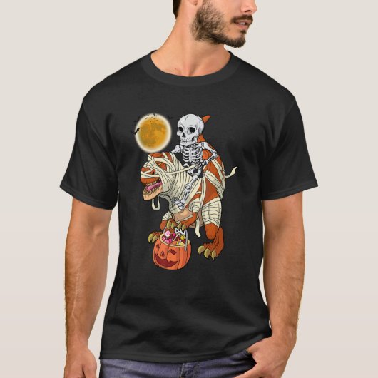 Skeleton Riding Mummy Dinosaur rex Halloween Pump T-shirt (Voorkant)