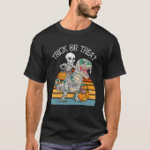 Skeleton Riding Rex Trick or treat Kind Love Dinos T-shirt (Voorkant)