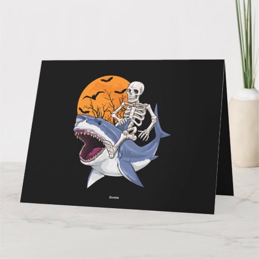 Skeleton Riding Shark Funny Halloween Costume Boys Kaart (Achterkant)