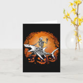 Skeleton Riding Shark Lazy Halloween Costume Funny Kaart (Gele Bloem)