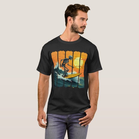 Skeleton Surfer Surfen Grappig Halloween T-shirt (Voorkant volledig)