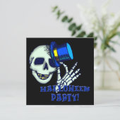 Skeleton Wearing Pet Halloween Party Invitation Kaart (Staand voorkant)