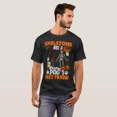Skeletons Dobermann is vriend van Funny Halloween  T-shirt (Voorkant volledig)
