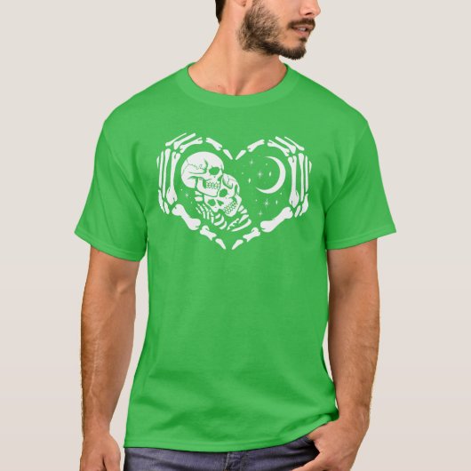 Skeletons In Love In Heart Shape Skeleton Hands T-shirt (Voorkant)
