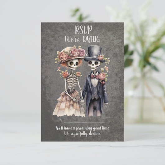 skeletpaar bruiloft RSVP kaartje (Staand voorkant)