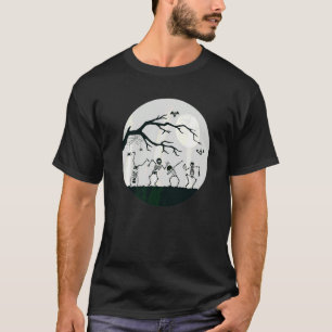 Skeletten Dansen In Het Maneschijn Griezelige Hal T-shirt