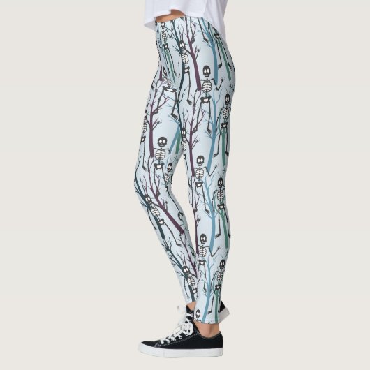 Skeletten en dode bomen op blauw leggings (Links)