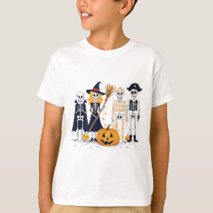 Skeletten en vrienden in kostuums Herfst Season Ha T-shirt