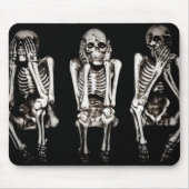 Skeletten horen geen aambeeld, zien geen aambeeld, muismat (Voorkant)