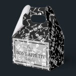 Skeletten op Black Halloween Bedankdoosjes<br><div class="desc">Skeletten op een zwarte achtergrond en je bericht op de voorkant in het teken,  je zult plezier hebben met de vrijgezellen dozen voor Halloween feestjes,  bruiloften en meer. Punten in onze winkel koppelen.</div>