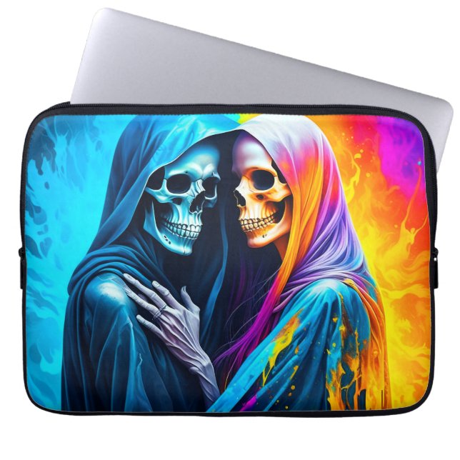 Skeletten verpakt in een regenboog laptop sleeve (Voorkant)