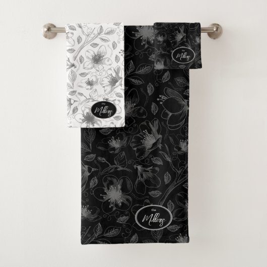 Sketched Floral contour Pattern Grey/Blk ID939 Bad Handdoek (Insitu)