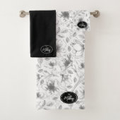 Sketched Floral contour Pattern Grey/Wht ID939 Bad Handdoek (Insitu)