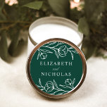 Sketched Floral Green Wedding Ronde Sticker<br><div class="desc">Elegant bloemkool bruiloft stickers met witte gevetste bloemen en bladeren met een bosgroene achtergrond. Pas de geschetste florale trouwstickers aan met je namen. De bloemetjesstickers zijn perfect voor het afdichten van trouwenveloppen,  huwelijksgunsten en nog veel meer! Ontworpen om te coördineren met ons Sketched Floral bruiloft collectie.</div>