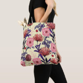 Sketched flower design in bright coñes seamlesp tote bag (Dichtbij)