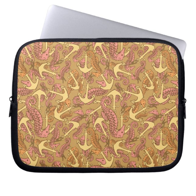 Sketchy Seahorse and Anchor Pattern Laptop Sleeve (Voorkant)