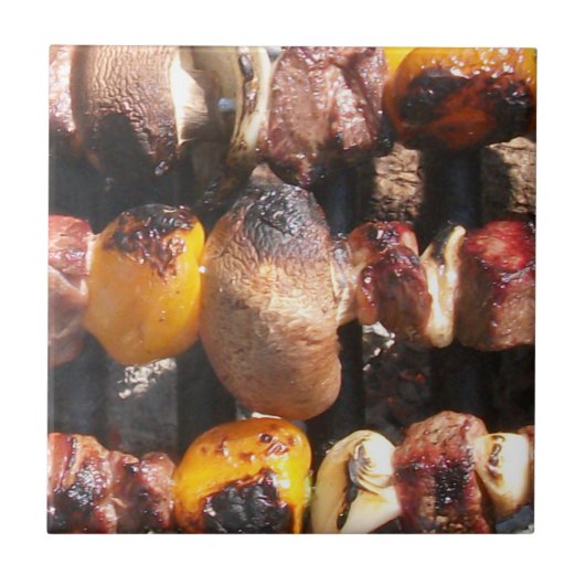 Skewered Kabobs op Barbecue Grill Tegeltje (Voorkant)