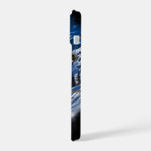 Ski Actie iPhone 15 Case (Linkerkant)