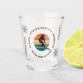 Ski Mt. Baker, Washington - Man skiër, zwarte teks Shot Glas (Voorkant)