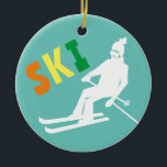 Ski Retro Skier Winter Blauwgroen White Keramisch Ornament<br><div class="desc">Koel winters met het ontwerp van het skieerpatroon. Alpiene skiën in  retro skipak. Een prachtig wintersportcadeau voor een skiester in je kring van vrienden,  collega's of familie. Het ontwerp van de tekenillustratie van Whimsical-skiers. Skiers skiing ski home decor,  Ski team,  skibuscadeau.</div>
