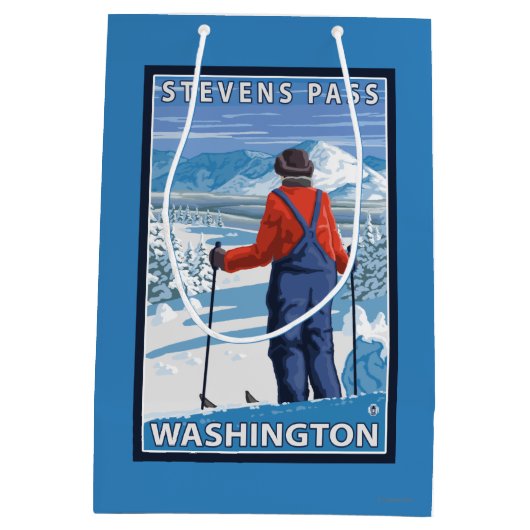 Skier Admiring - Stevens Pass, Washington Medium Cadeauzakje (Achterkant)