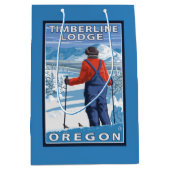 Skier Admiring - Timberline Lodge, Oregon Medium Cadeauzakje (Voorkant)