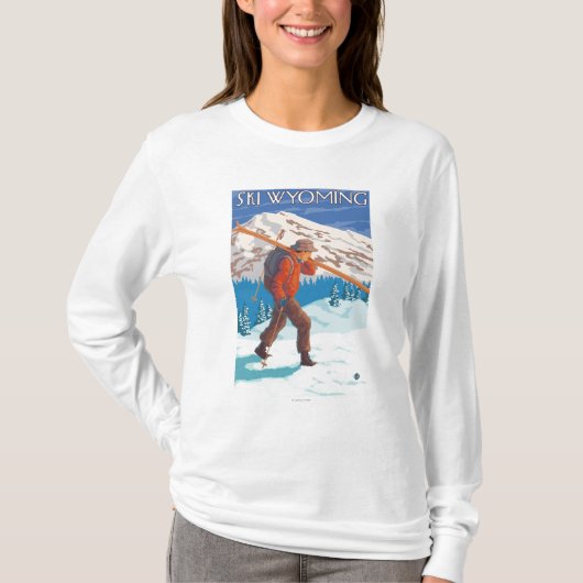 Skier Carrying Snow Skis - Wyoming T-shirt (Voorkant)