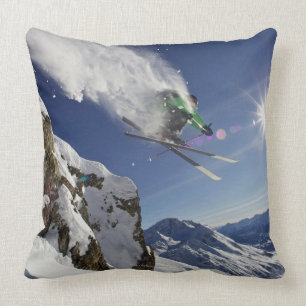 Skier in Midair Kussen