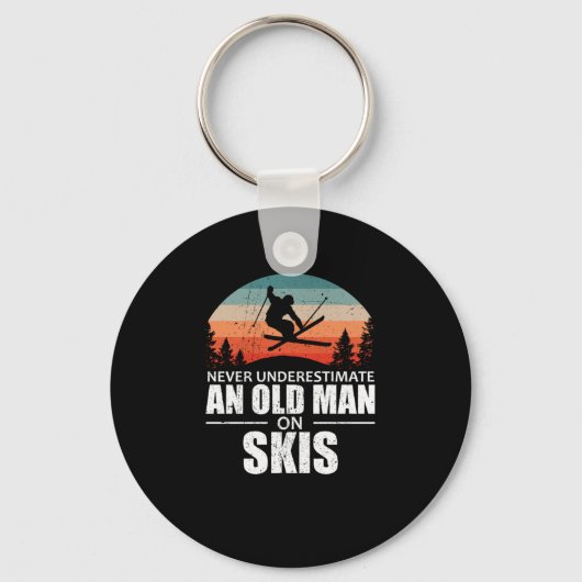 Skier onderschat nooit een oud Man op de huid Sleutelhanger (Voorkant)