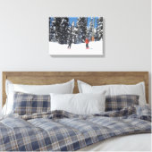Skiers op een berg met sneeuwbedekking canvas afdruk (Insitu (Slaapkamer))