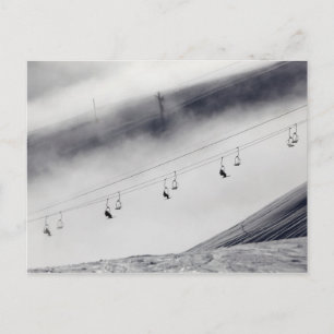 Skiers op een stoellift briefkaart