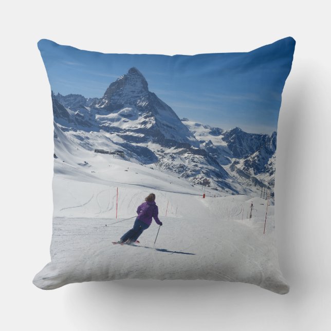 Skiing met Mt. Matterhorn in Zermatt, Zwitserland Kussen (Voorkant)