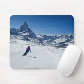 Skiing met Mt. Matterhorn in Zermatt, Zwitserland Muismat (Met muis)