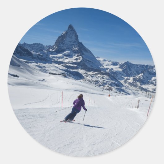 Skiing met Mt. Matterhorn in Zermatt, Zwitserland Ronde Sticker (Voorkant)