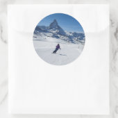 Skiing met Mt. Matterhorn in Zermatt, Zwitserland Ronde Sticker (Tas)
