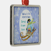 Skiing Penguin Baby's 1e Kerstversiering Metalen Ornament (Rechts)