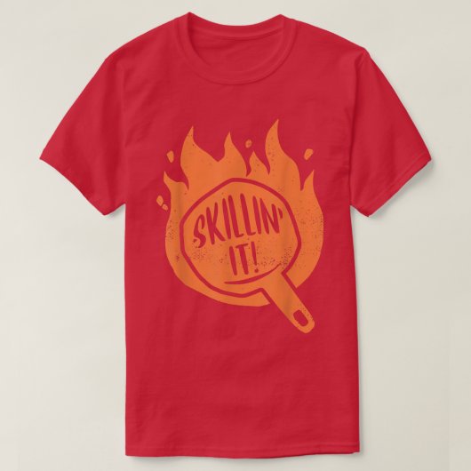 Skillin it Skillet Cooking Cast Iron Skillet T-shirt (Design voorkant)