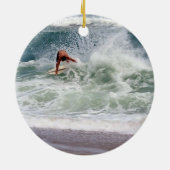 Skimboarding door Shirley Taylor Keramisch Ornament (Achterkant)
