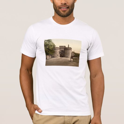 Skipton Castle Gateway, Yorkshire, Engeland T-shirt (Voorkant)